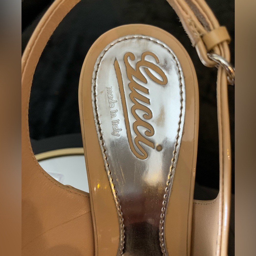 💓EUC💖GUCCI patent leather sandals. - Picture 8 of 14